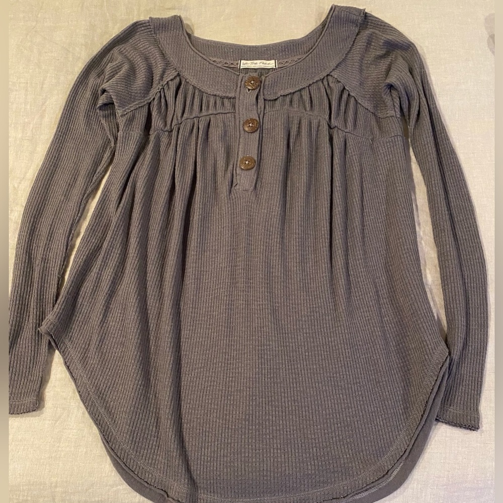 We the Free flowy top with scoop neck, loose comfortable fit